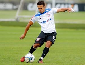 Titular, Jadson faz treino 