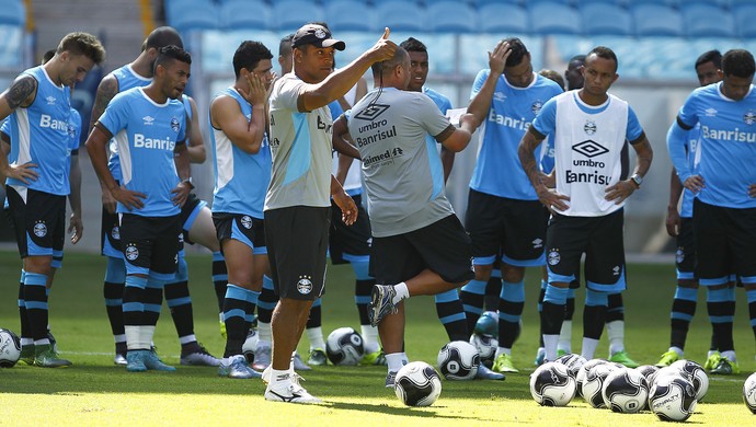 Bola parada centraliza gols sofridos do Grêmio e vira alvo de ajustes de Roger