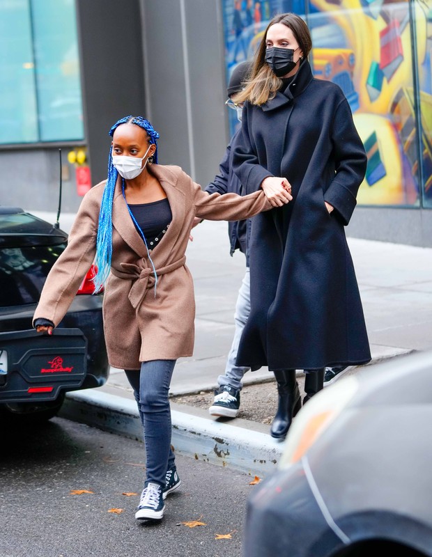 Zahara e Angelina Jolie em Nova York (Foto: The Grosby Group)