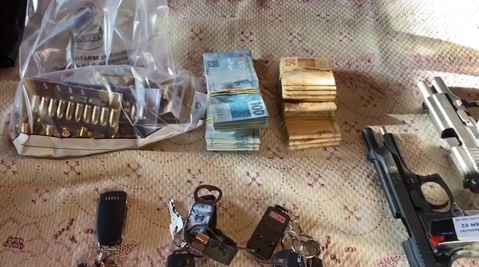 Apreensões feitas em Caxias do Sul durante o cumprimento dos mandados — Foto: Divulgação/PF