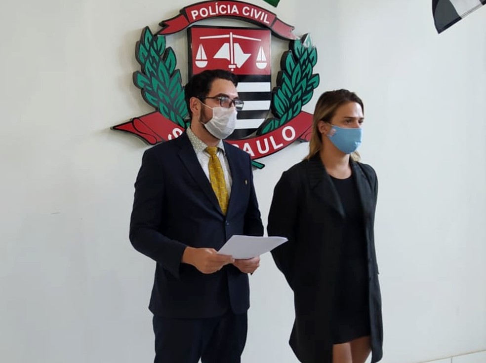 Glamour Garcia &eacute; acusada pelo ex de agress&atilde;o e presta depoimento em delegacia de Mar&iacute;lia &mdash; Foto: Arquivo pessoal
