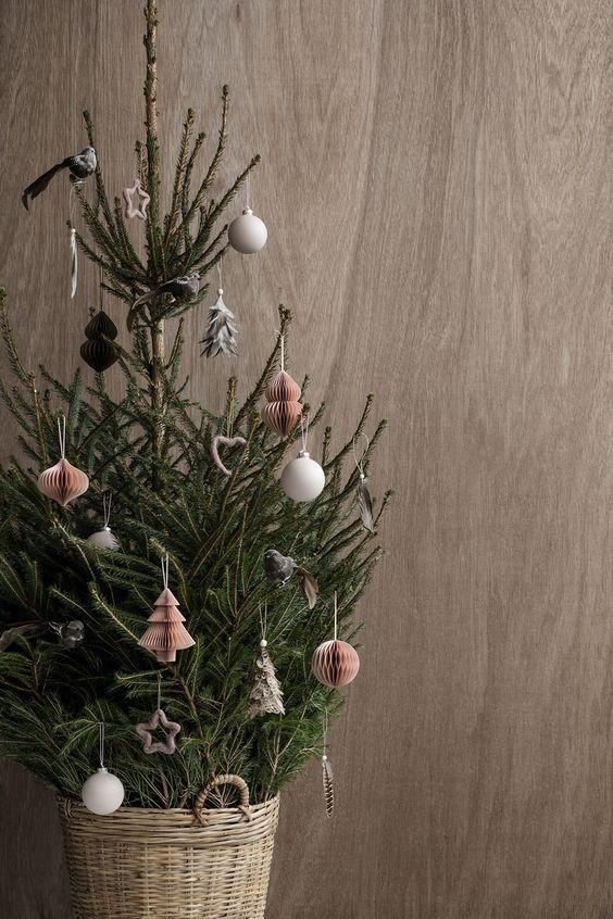 Árvore de Natal pequena: 11 ideias perfeitas para pouco espaço (Foto: reprodução / Pinterest )