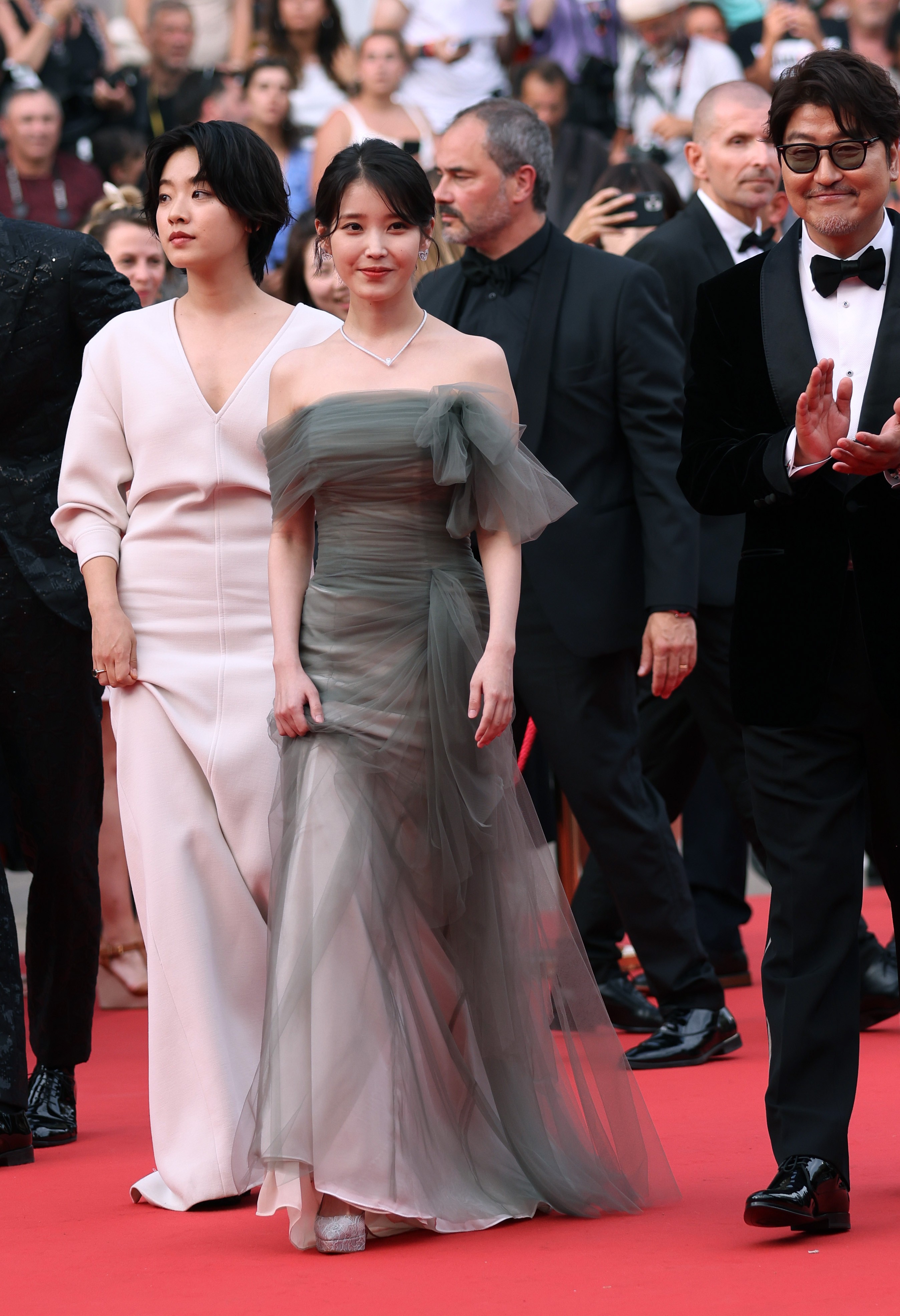 IU no tapete vermelho do Festival de Cannes 2022 (Foto: Getty Images)