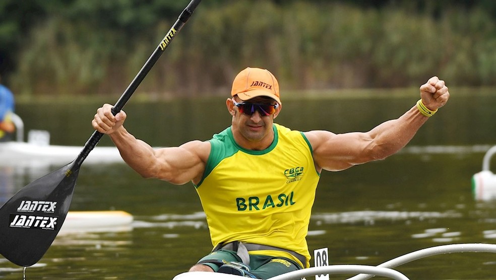 Fernando Rufino conquista o ouro no Campeonato Mundial de Canoagem na Dinamarca.  — Foto: Divulgação 