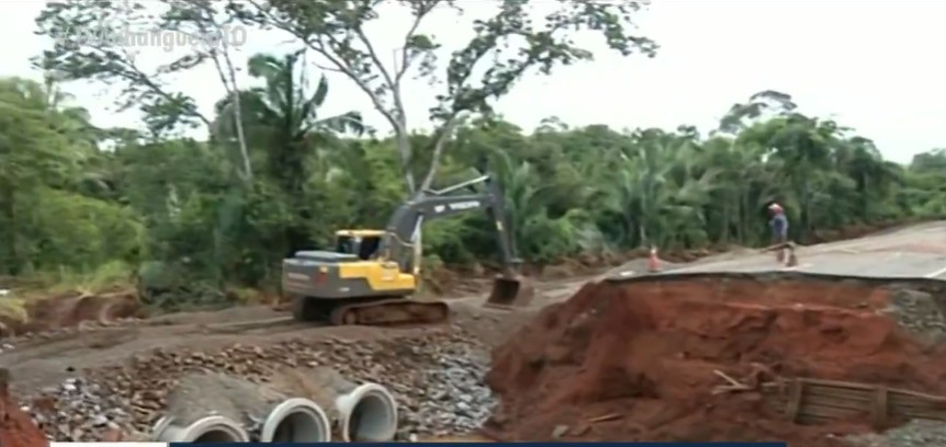 Desvio lateral está sendo construído na BR-226 após rompimento da pista