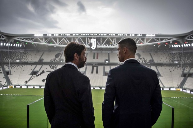 Cristiano Ronaldo e a Jeep na Juventus (Foto: Getty Imagens)