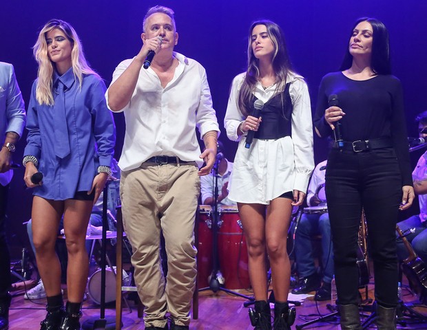 Ana Morais, Orlando Morais, Antonia Morais e Cleo (Foto: Roberto Filho/Brazil News)