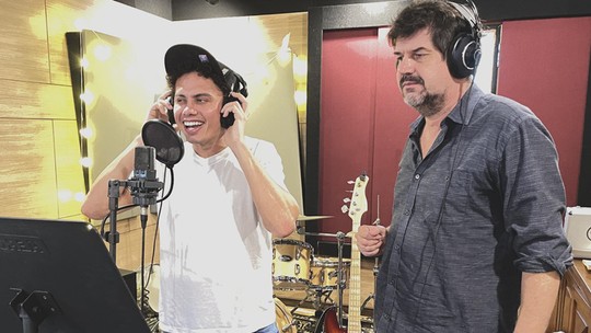 Investindo na carreira de cantor, Silvero Pereira grava música-tema de filme