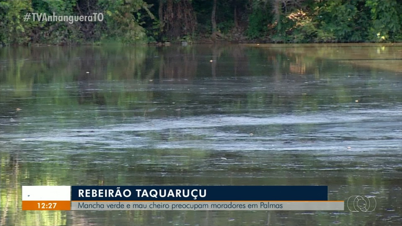 Moradores reclamam de mau cheiro, manchas verdes e lixo no Ribeirão Taquaruçu   