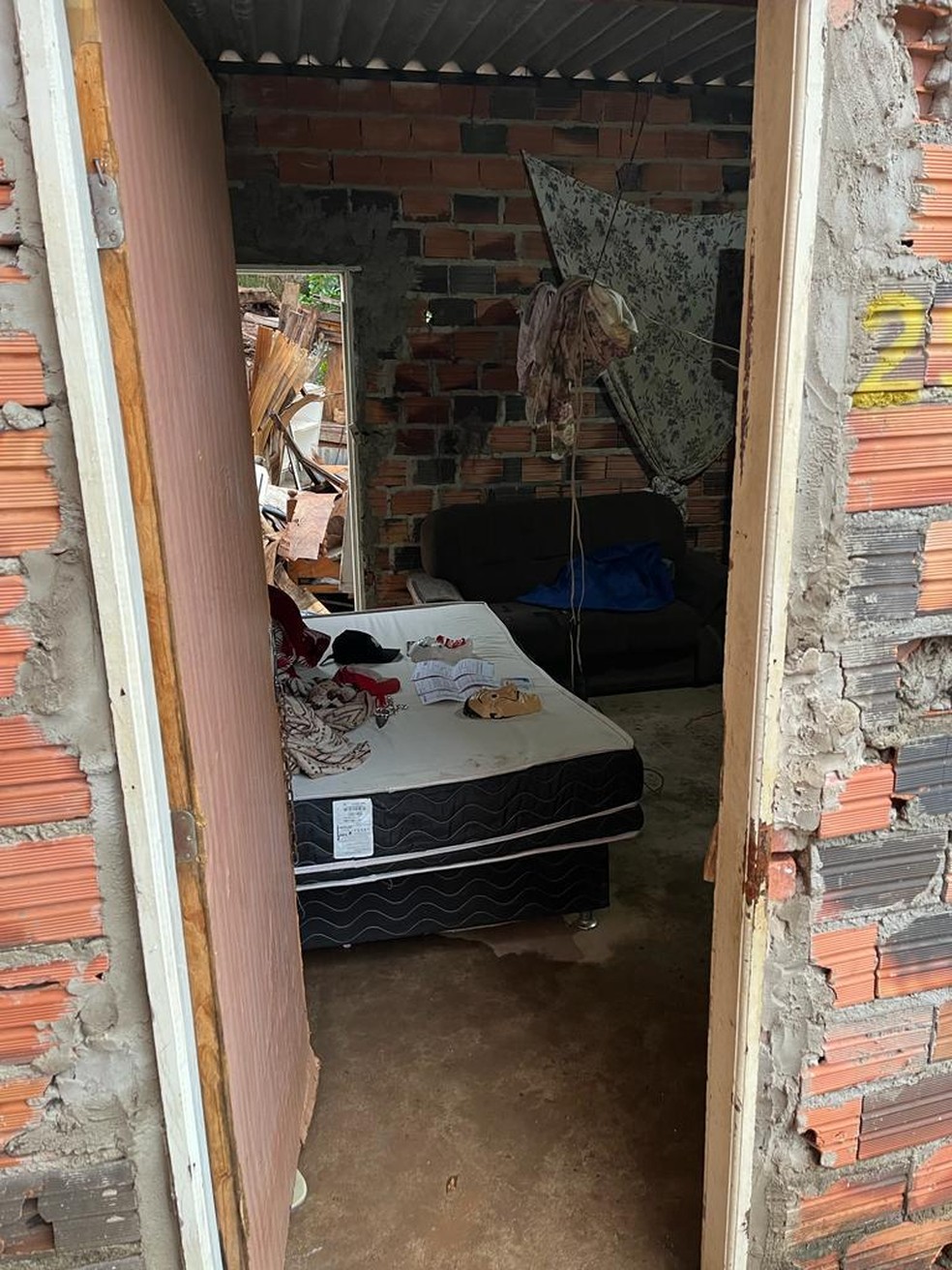 Vítima era mantida na Comunidade Portelinha, em Piracicaba — Foto: Divulgação/ Polícia Militar