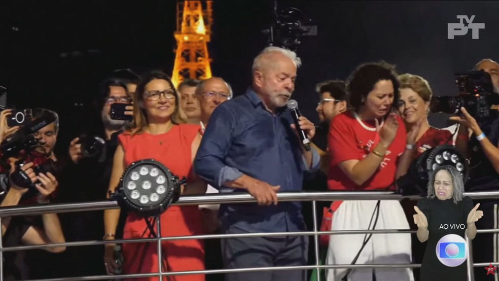 Lula faz discurso na Avenida Paulista — Foto: Reprodução/TV Globo