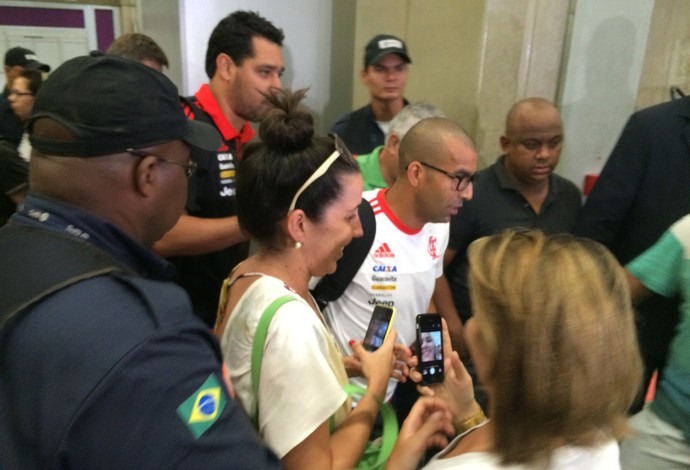 Sheik mira no G-4 e evita nova polêmica com Flu: Parte do passado