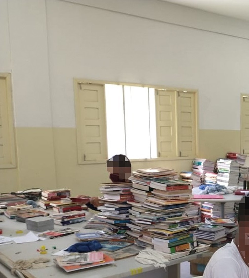 Biblioteca foi reaberta em unidade socioeducativa — Foto: Fundase