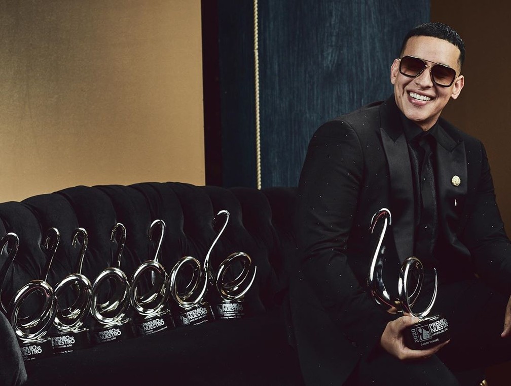 '3 décadas de esforço em uma noite' escreveu Daddy Yankee depois de ser grande vencedor do Lo Nuestro, premiação espanhola para música latina — Foto: Reprodução/Instagram/DaddyYankee