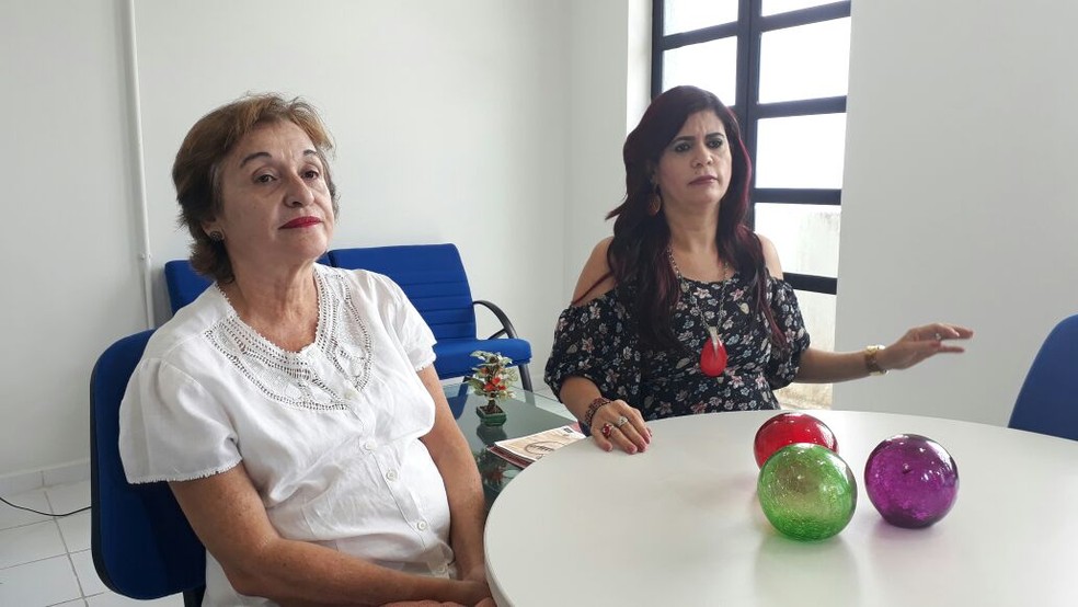 Secretaria da Mulher, Silvia Cordeiro, e a delegada chefe do Departamento de Polícia da Mulher, Gleide Ângelo (Foto: Marina Meireles/G1)