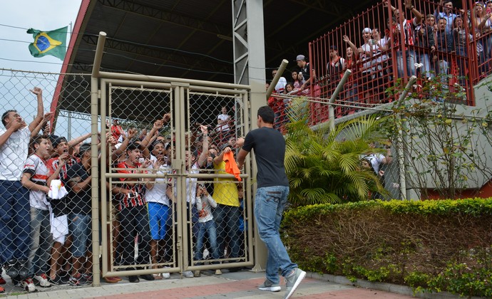 Ganso se despede do São Paulo (Foto: Érico Leonan / saopaulofc.net)