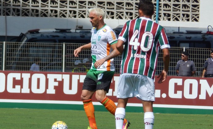 Sueliton em jogo do América-MG x Fluminense (Foto: Carlos Cruz)