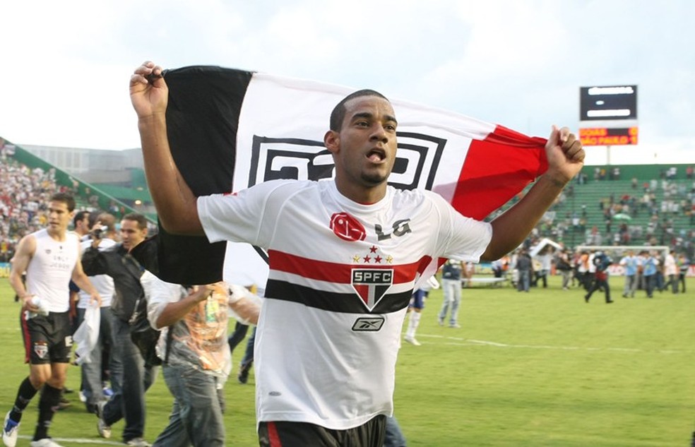Rodrigo nos tempos de São Paulo (Foto: Rubens Chiri / saopaulofc.net)