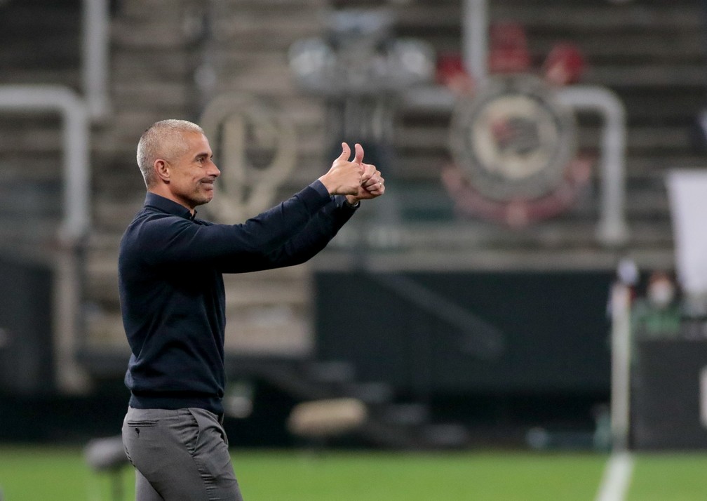Sylvinho sai na sexta-feira? Veja o que técnico pensa sobre futuro no Corinthians