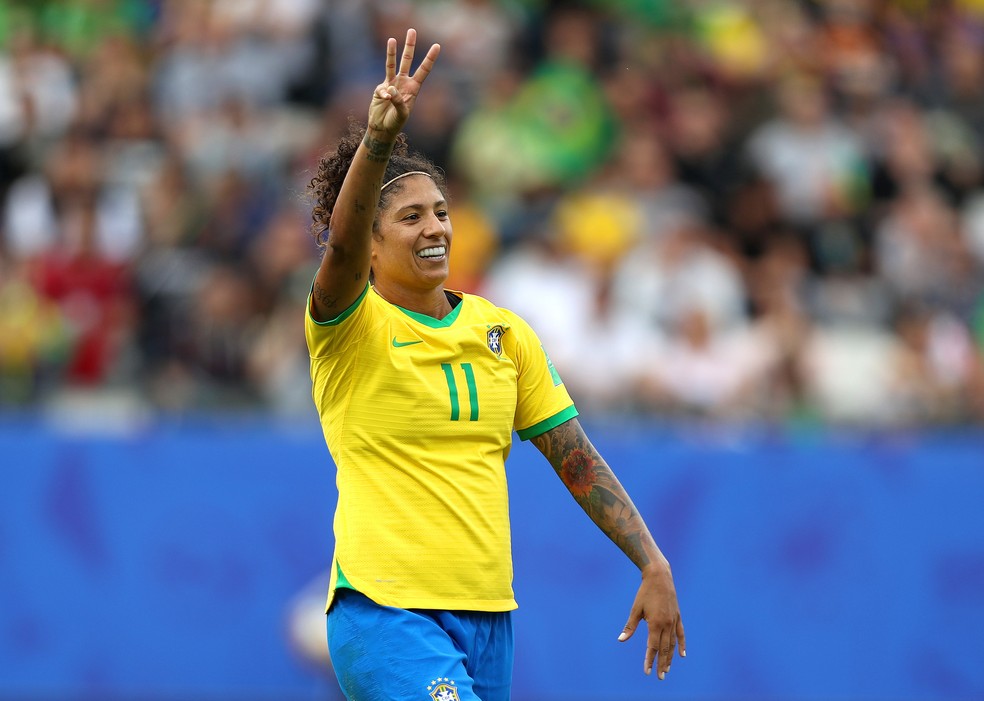 Cristiane marcou os trÃªs gols da vitÃ³ria brasileira na estreia â€” Foto: Getty Images