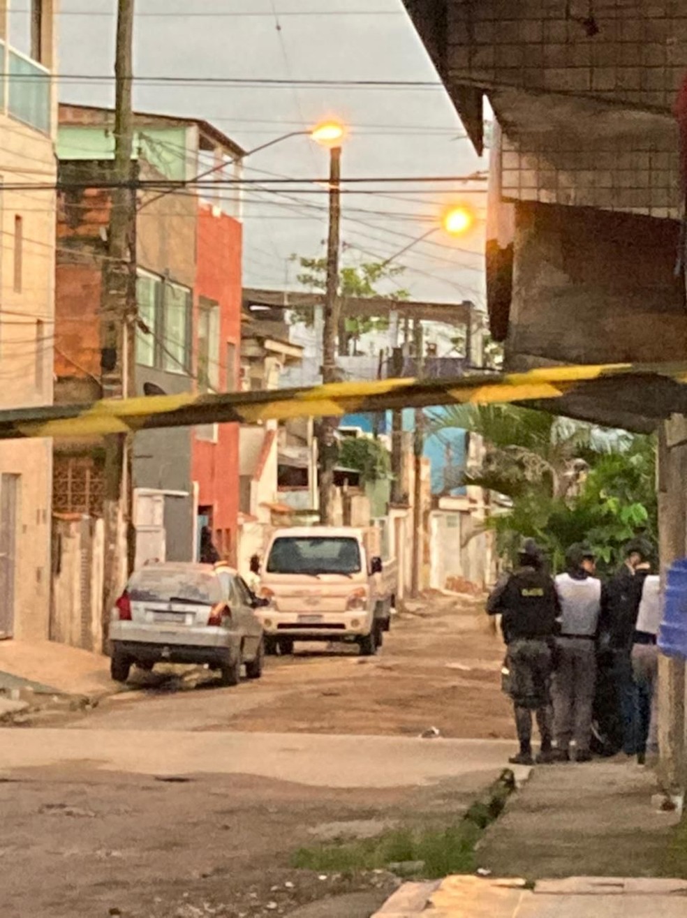Homem ameaça explodir a própria casa após balear esposa e atirar contra policiais que negociavam rendição em SP