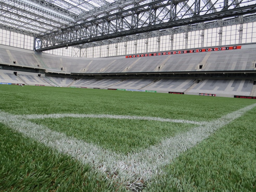 Flamengo nunca venceu na Arena da Baixada desde que foi colocado o gramado artificial � Foto: Fernando Freire