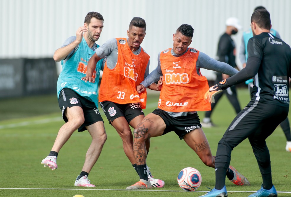 Corinthians não pensa em amistosos e aposta em solução caseira para dar ritmo aos jogadores