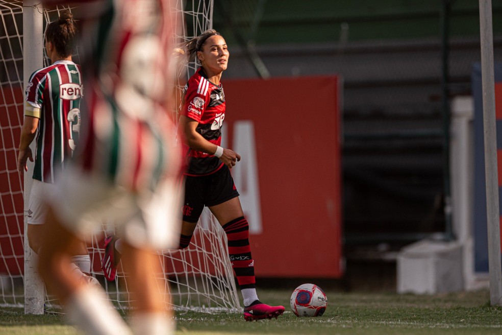 Giovanna Crivelari comemora o gol marcado pelo Flamengo em cima do Fluminense &mdash; Foto: Paula Reis/Flamengo