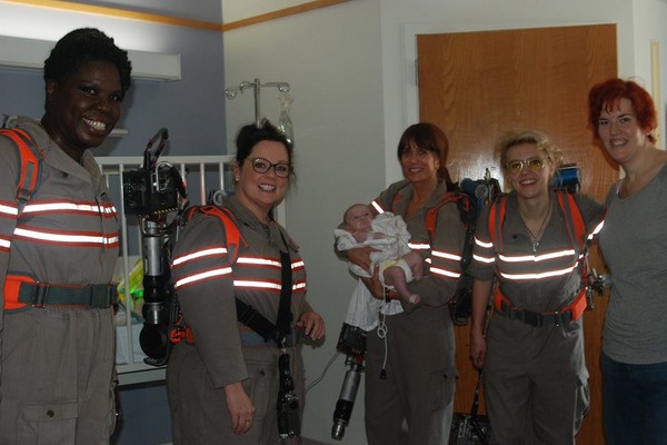 Ghostbusters visitam crianças em um hospital  (Foto: Reprodução Facebook)