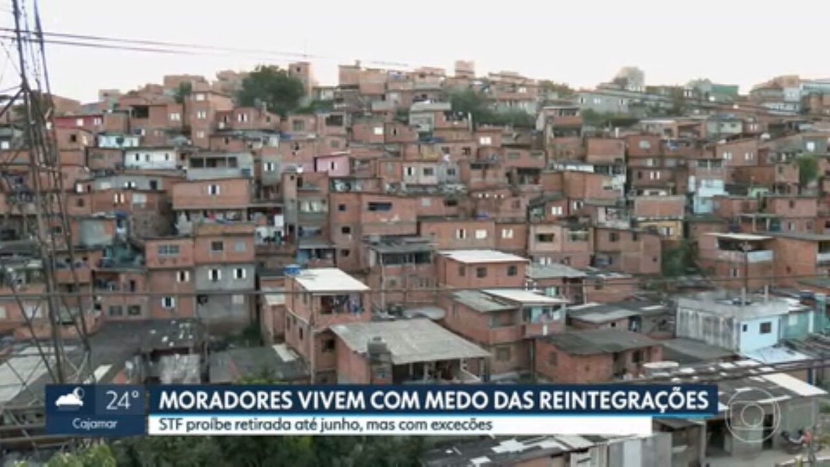 Famílias protestam contra reintegração de posse de casas onde moram há 30  anos em Carapicuíba, na Grande SP | São Paulo | G1