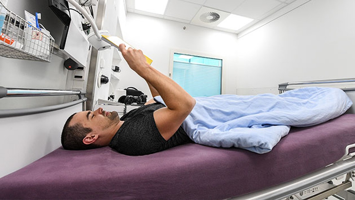 Nasa seleciona voluntários para dormirem de cabeça para baixo por um mês