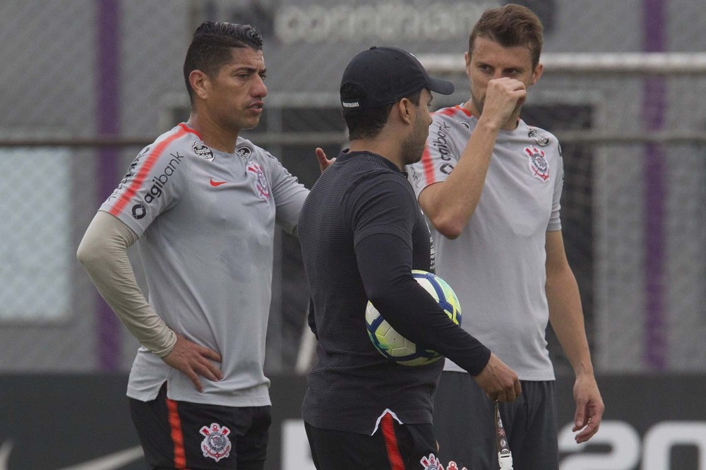 Ralf defende Jair Ventura e faz alerta para as últimas rodadas do Brasileirão
