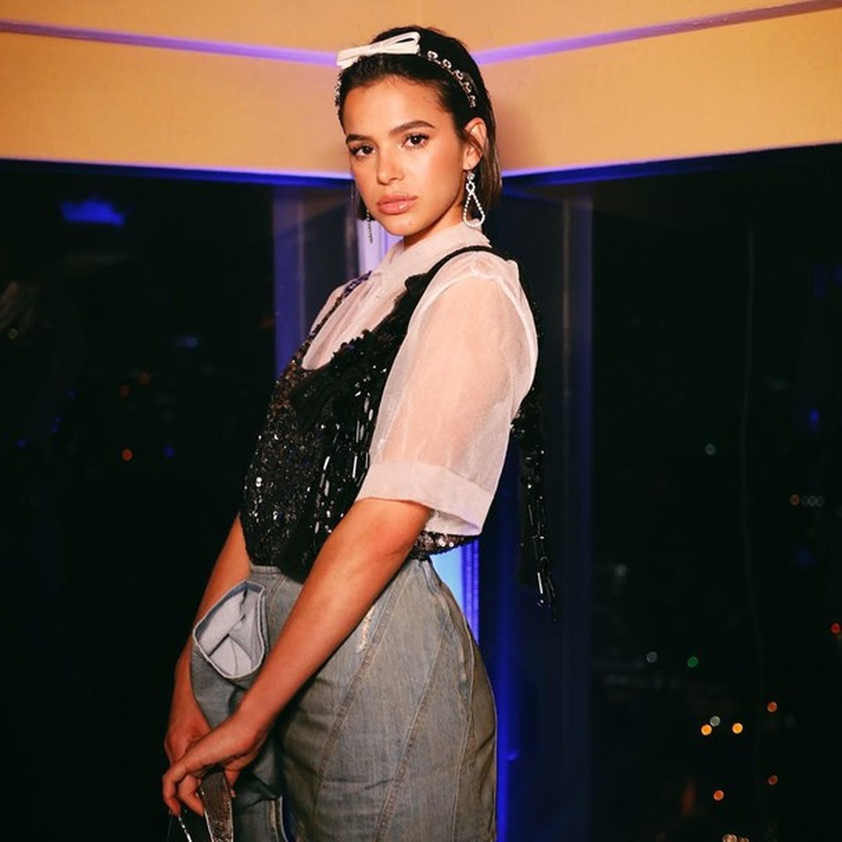 Bruna Marquezine revela número que calça e fã dispara: "quando for doar