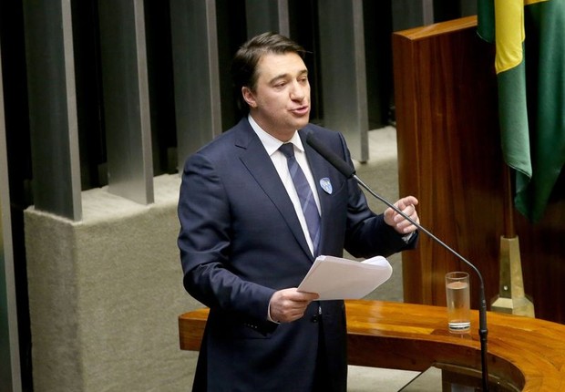 Fernando Giacobo discursa na sessão plenária para eleição do novo presidente da Câmara dos Deputados (Foto: Wilson Dias/Agência Brasil)