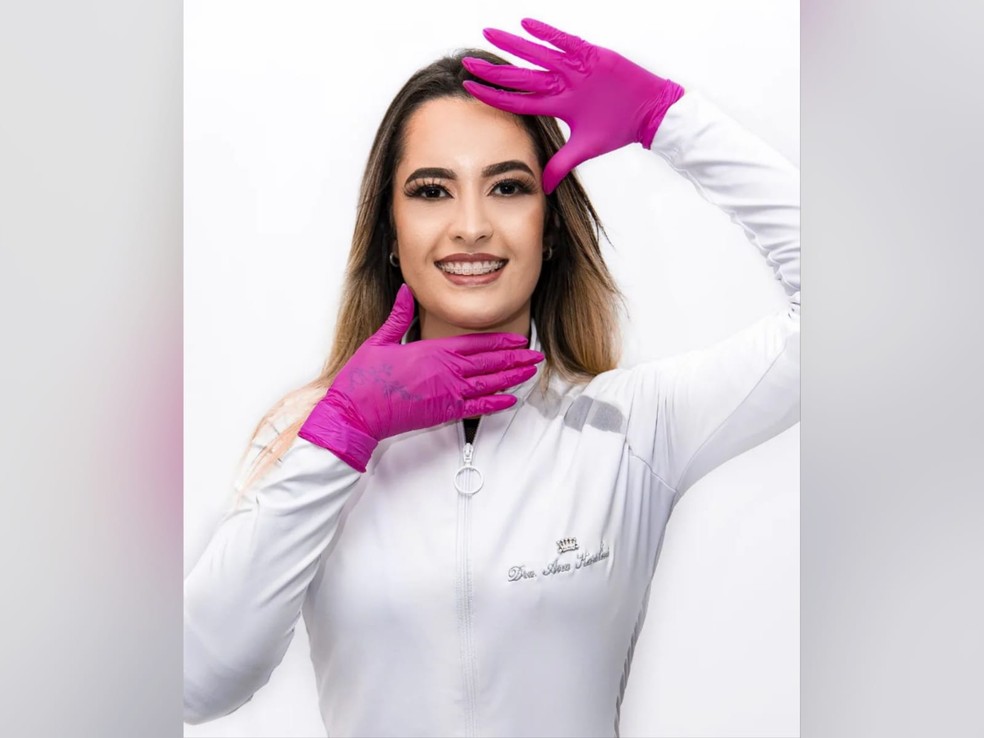 Dentista Ana Karolini Lustosa, de 28 anos, morreu após o carro dela capotar na CE-292, em Araripe, no interior do Ceará. — Foto: Arquivo pessoal
