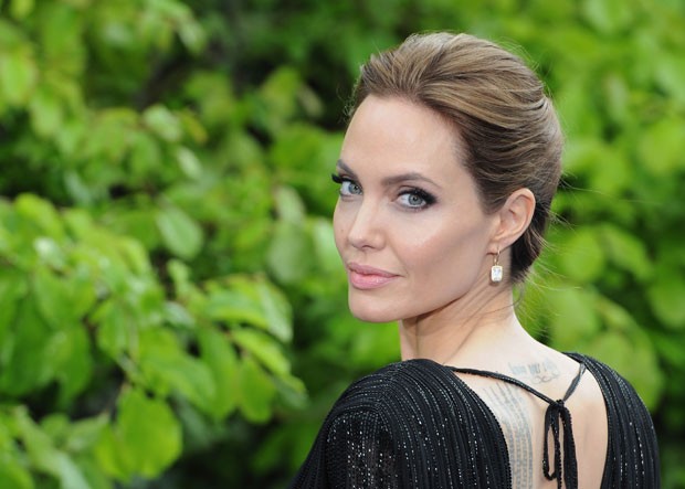 Após se separar de Brad Pitt, Angelina Jolie afirma que este tem sido um ano difícil emocionalmente (Foto: Getty Images)