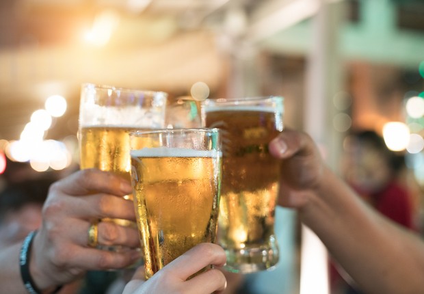Cerveja - Bebida Alcoólica (Foto:  Witthaya Prasongsin via Getty Images)