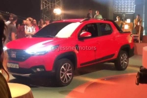 nova strada vai conviver com modelo atual fca tera outras 2 novas picapes em 2020 videos autoesporte