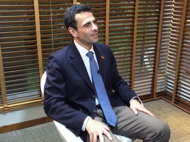 Henrique Capriles, líder da oposição venezuelana, em entrevista na TV Globo (Foto: Felipe Néri/G1)