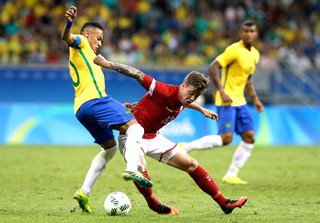 Neymar, Brasil X Dinamarca (Foto: Agência AP)