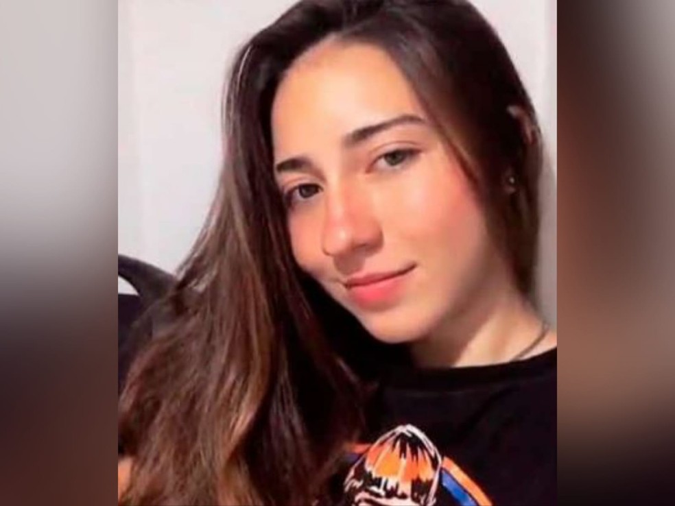 Victoria Carla Matos Ferreira, de 17 anos, foi encontrada morta na praia da Tabuba, em Caucaia, na Região Metropolitana de Fortaleza. — Foto: Arquivo pessoal
