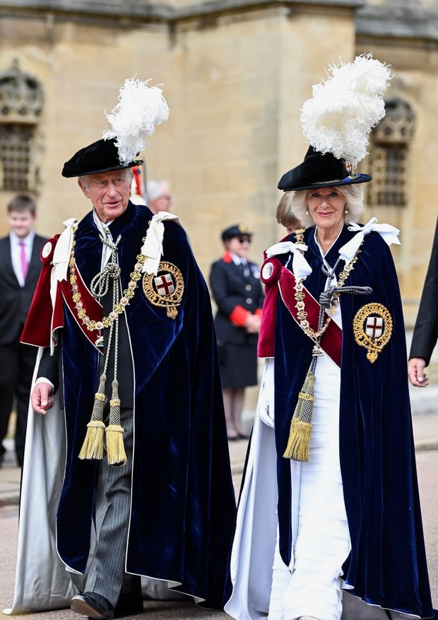 WINDSOR, ENGLAND - JUNE 13: Prince Charles, Prince of Wales and Camilla, Duchess of Cornwall, attend the Order of the Garter Service at St George's Chapel on June 13, 2022 in Windsor, England. (Photo by Toby Melville - WPA Pool/Getty Images) (Foto: Getty Images)