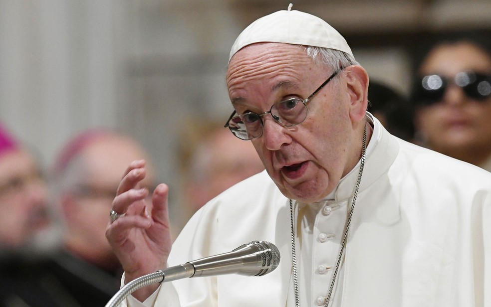 Francisco não tem o pulmão direito — Foto: Reuters/Filippo Monteforte/Pool