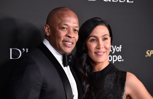 LOS ANGELES, CA - OCTOBER 11:  Dr. Dre (L) and Nicole Young attend the City of Hope Spirit of Life Gala 2018 at Barker Hangar on October 11, 2018 in Santa Monica, California.  (Photo by Frazer Harrison/Getty Images) (Foto: Getty Images)