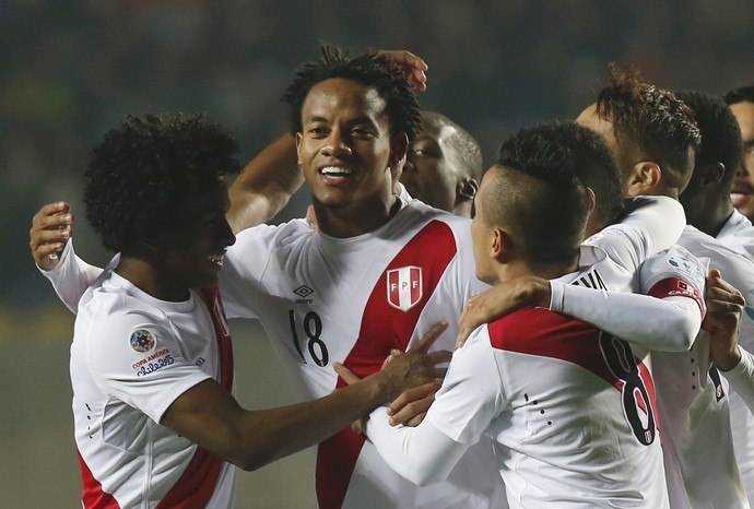 Peru Paraguai gol (Foto: Reuters)
