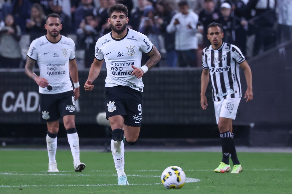Corinthians trata compra de Yuri Alberto como prioridade e nega negociação com Artur e Pedro Raul
