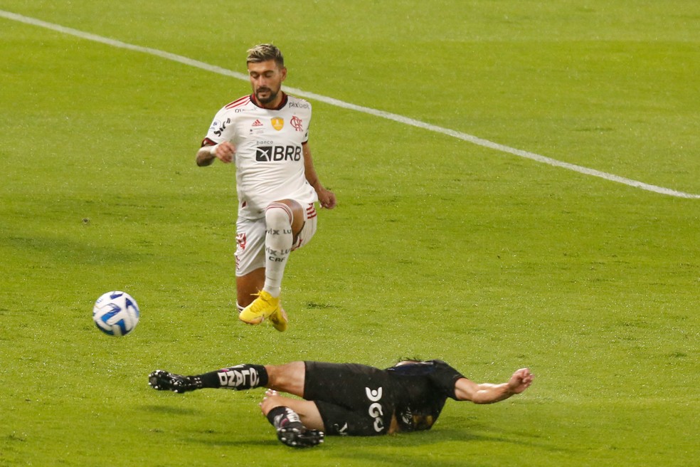 Arrascaeta em a&ccedil;&atilde;o pelo Flamengo na Recopa &mdash; Foto: Gilvan de Souza / Flamengo