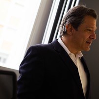 Integrantes da cúpula do PT tentam emplacar Fernando Haddad (PT) na Fazenda. Ele também é cotado para duas pastas: Relações Exteriores e o do Desenvolvimento, Indústria e Comércio Exterior. — Foto: Maria Isabel Oliveira/Agência O Globo