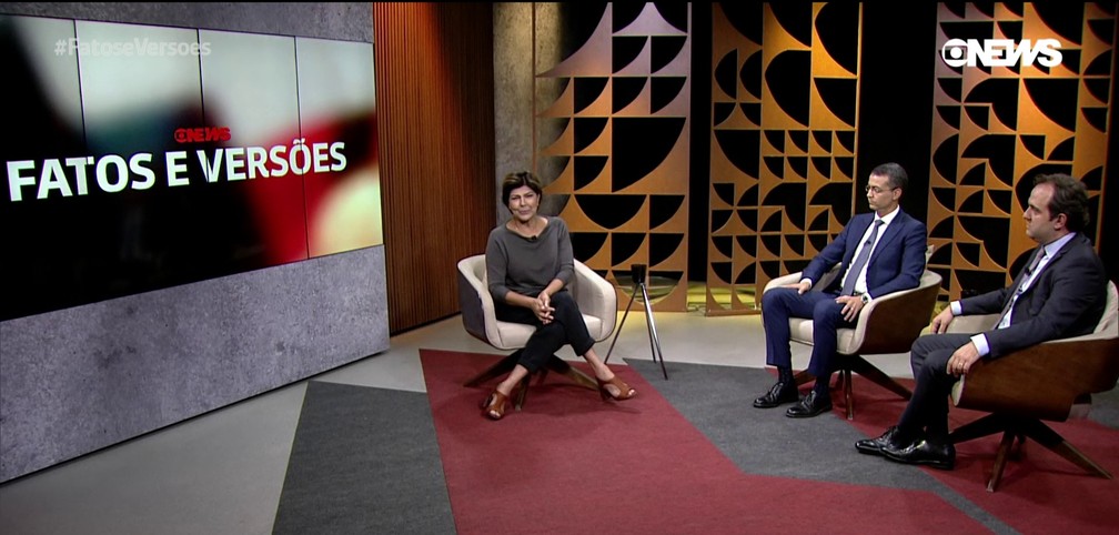 Cristiana Lôbo durante a apresentação de seu programa Fatos e Versões, na GloboNews — Foto: GloboNews