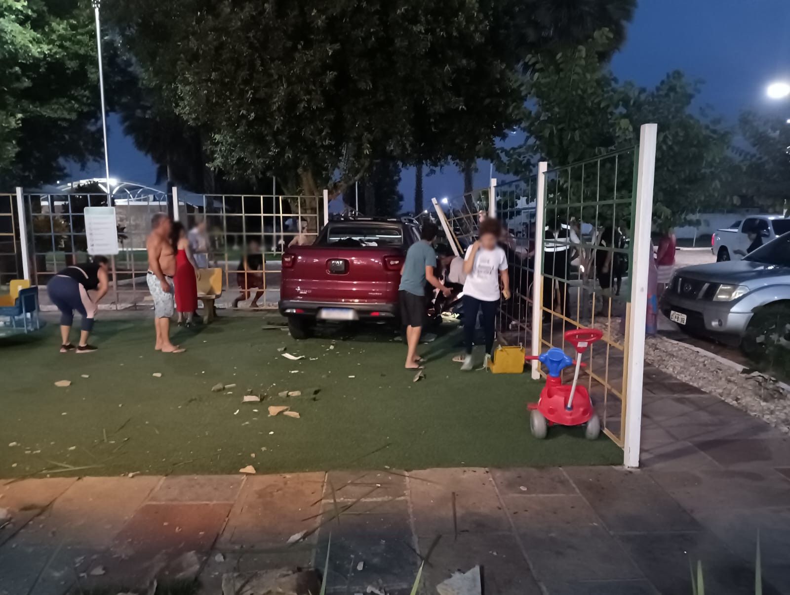 Criança que morreu atropelada em playground de condomínio em Timon (MA) brincava no balanço e mãe foi 'arremessada', diz polícia